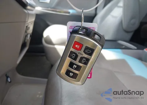 2017 Toyota Sienna Xle 8 Passenger z USA, uszkodzony, nr VIN 5TDYZ3DC1HS819543